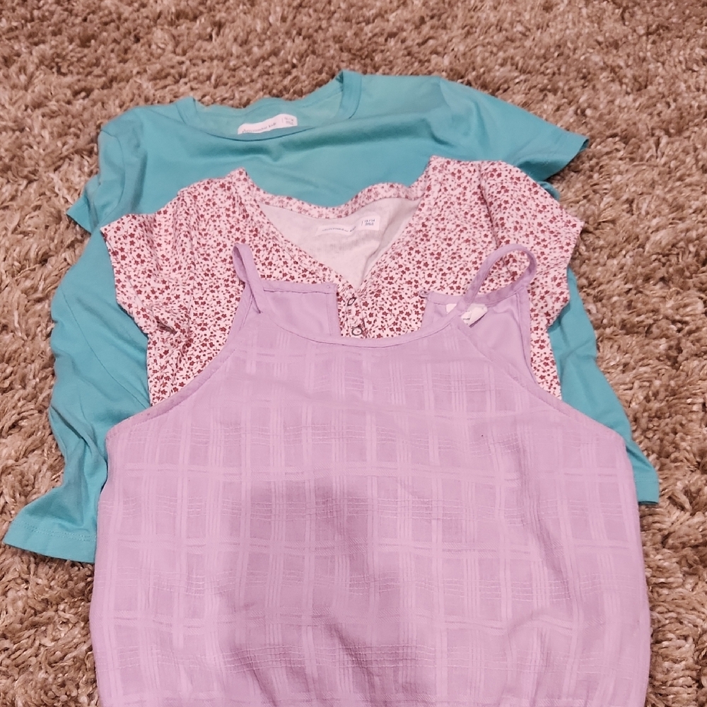 Abercrombie Kids Red Floral Button-Up Top
